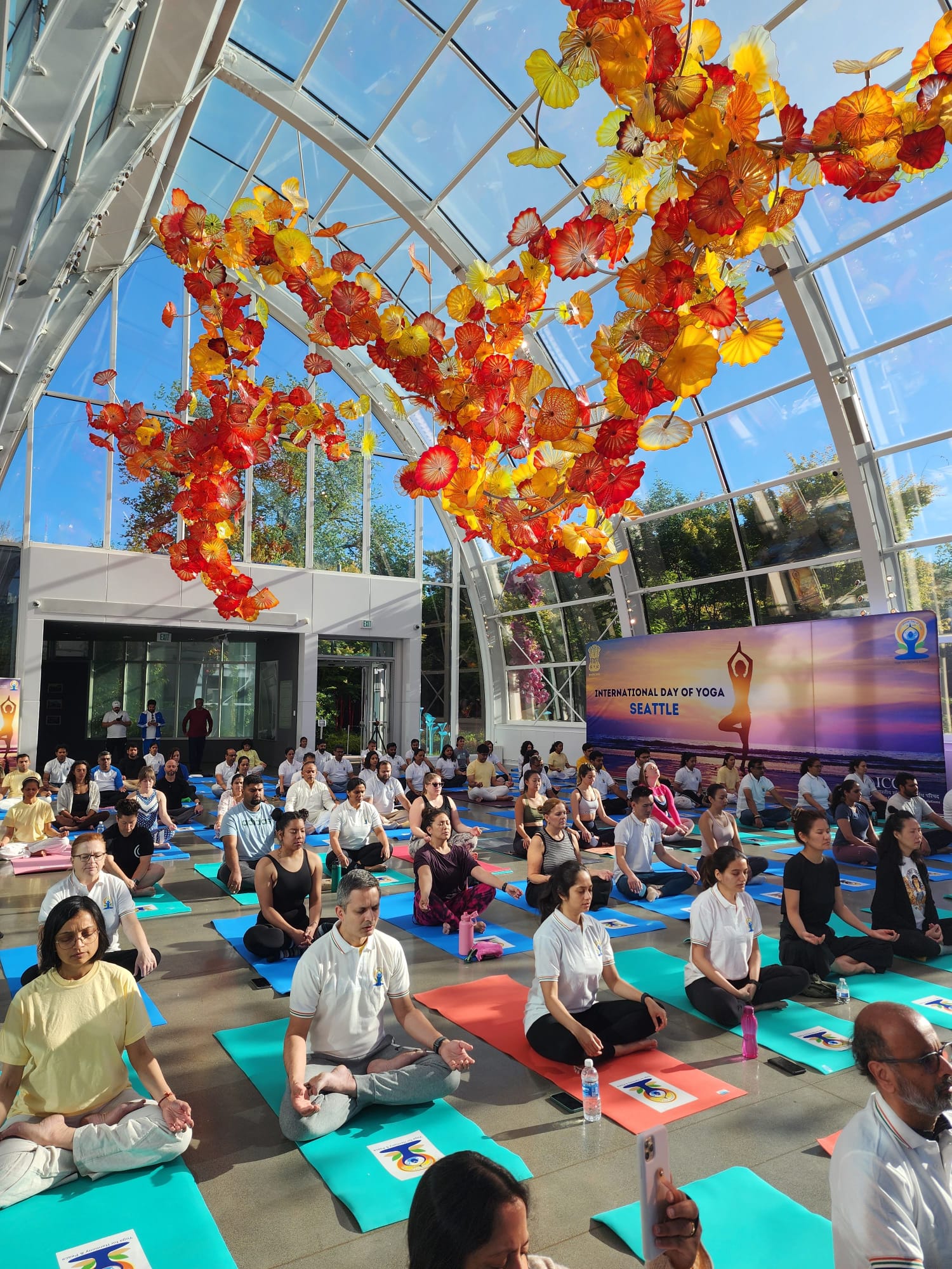  10th International Day of Yoga (IDY)
celebrations at the iconic Chihuly
Garden and Glass in Seattle!