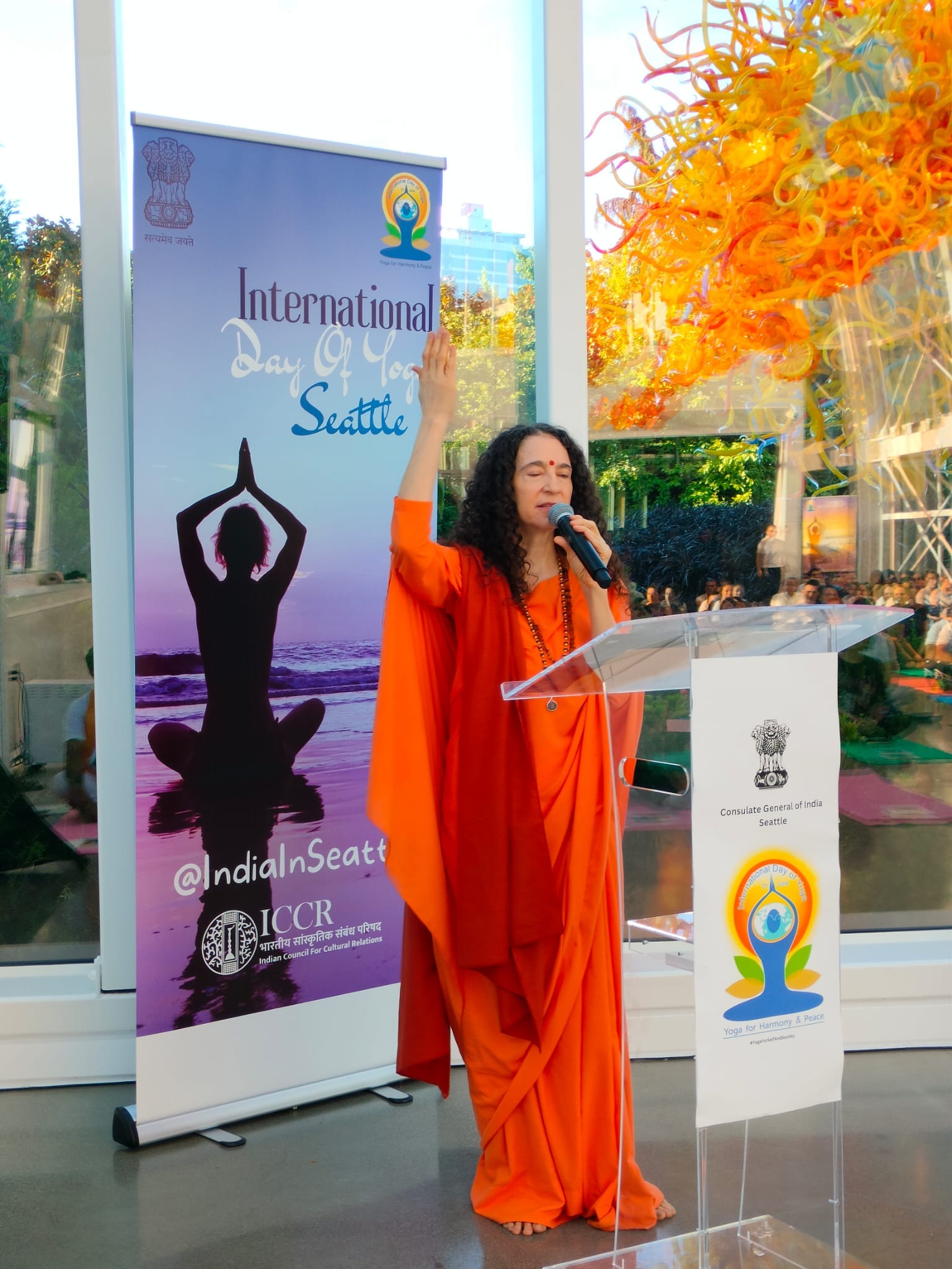  10th International Day of Yoga (IDY)
celebrations at the iconic Chihuly
Garden and Glass in Seattle!