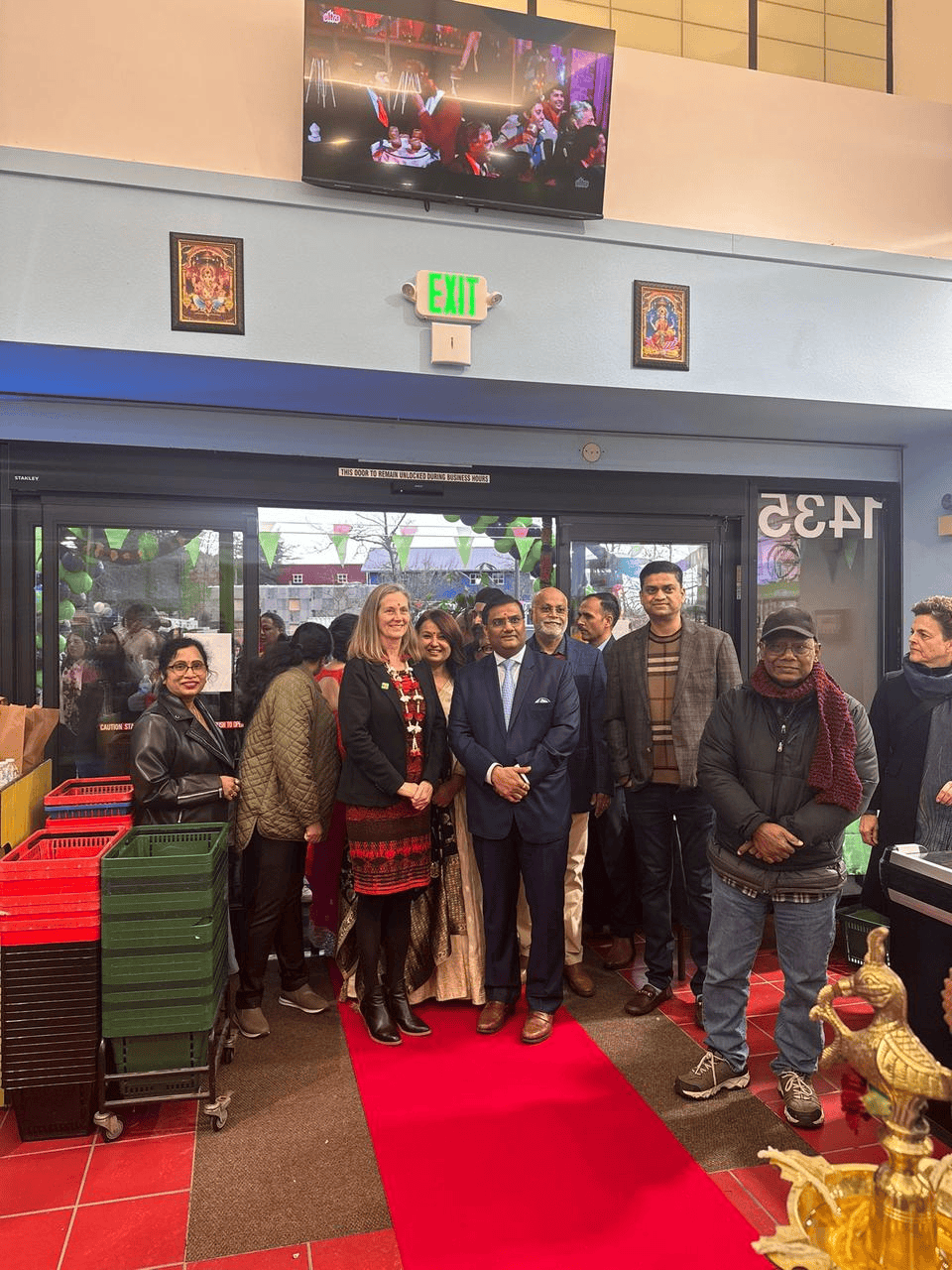  Inaugural of Mayuri Indian Store, along with Mayor of Issaquah Mary Lou Pouly ( 2 Feb 2025, Issaquah )