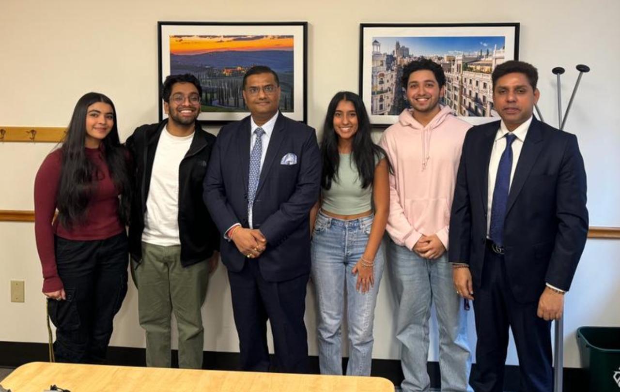  Meeting with President of University of Washington,  it’s faculty and Indian students 