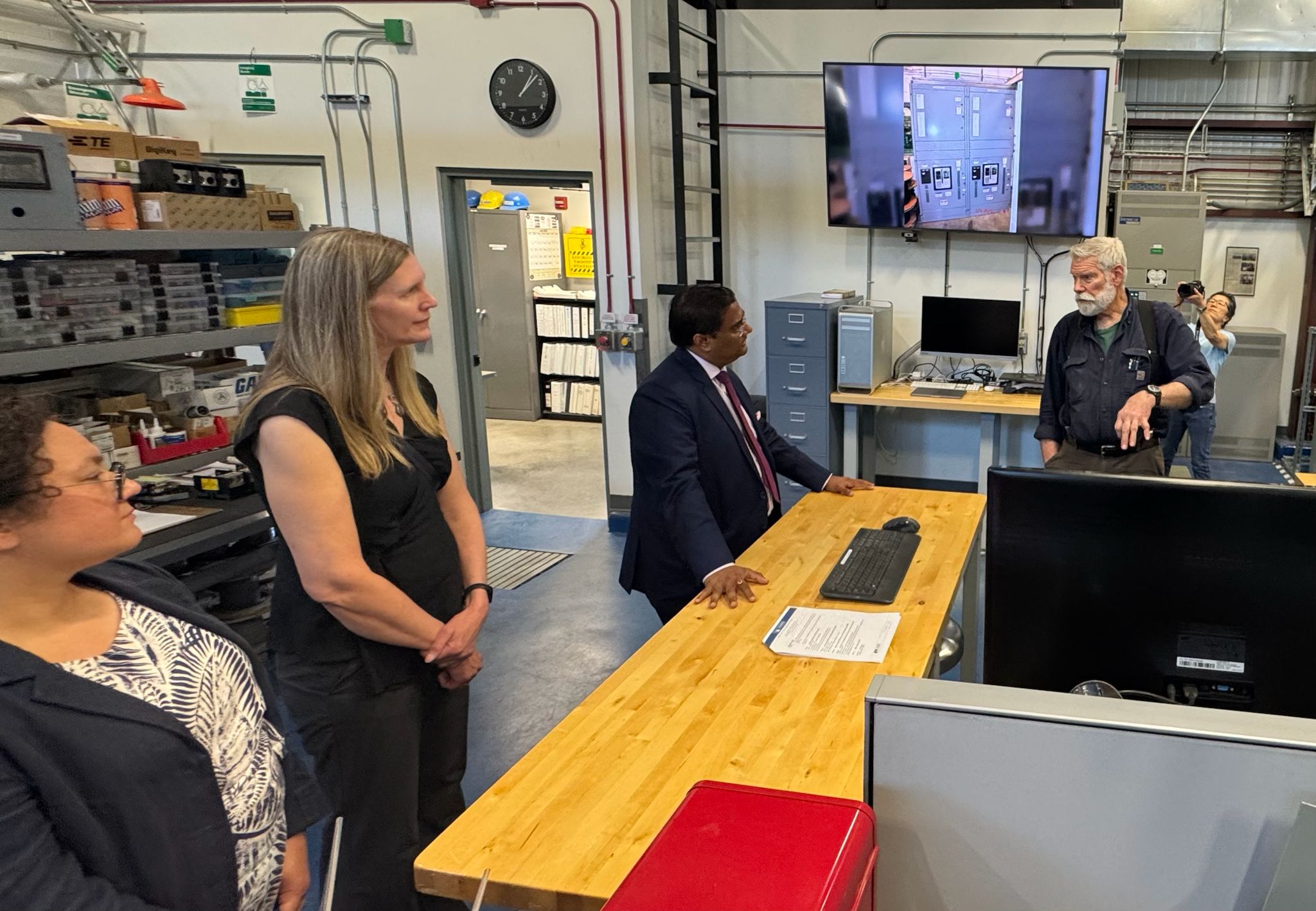  Tour of Microgrid Unit at the Energy Technology Facility of University of Alaska, with Vanessa Raymond, Deputy Director for Strategic Initiatives, Alaska Center for Energy and Power (ACEP), Dr. Laura Conner, Vice Chancellor for Research, and David Light, ETF Manager, ACEP (11th July, 2025, Fairbanks, Alaska)