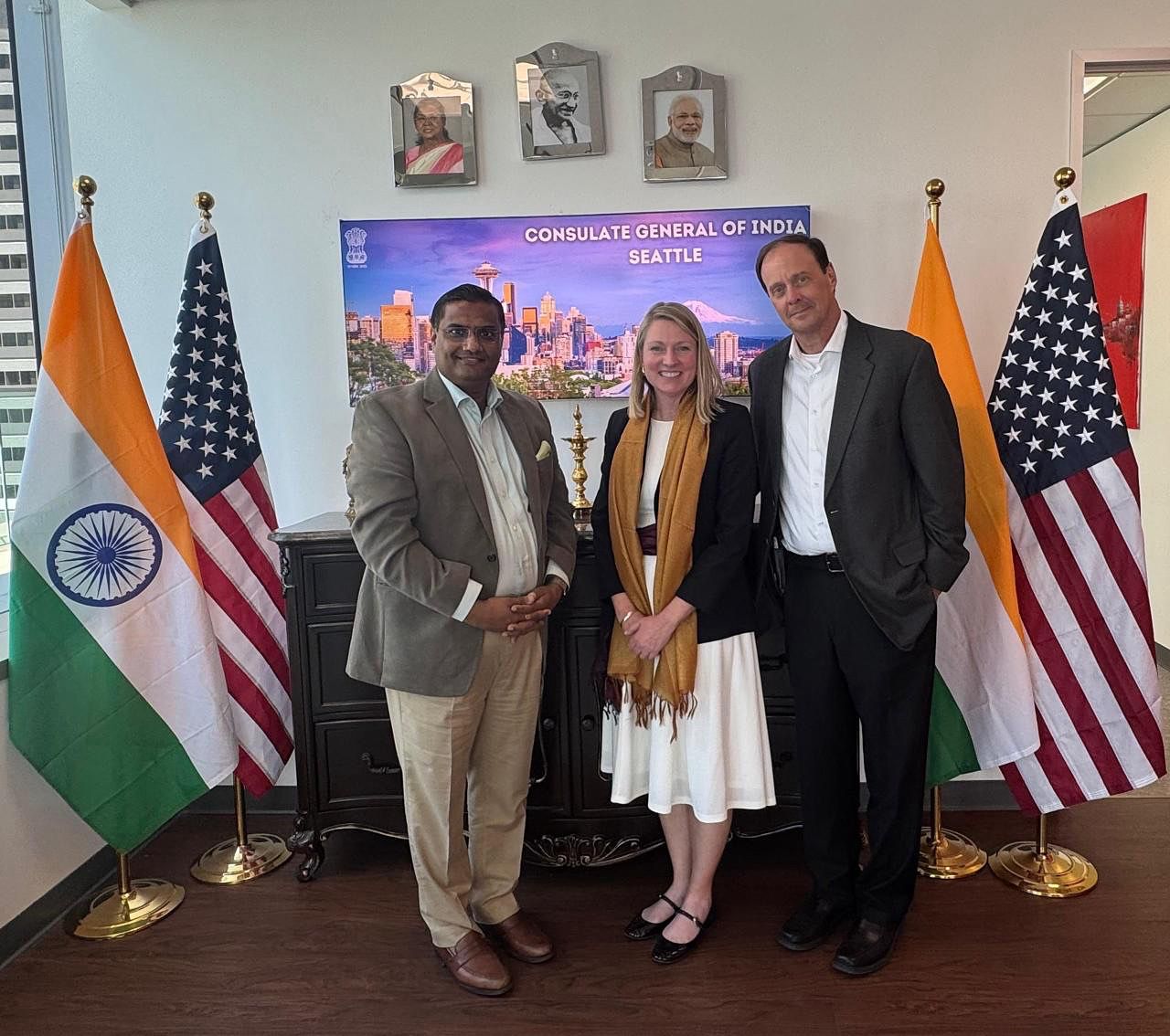  Meeting with Mr. Ron Sevart, CEO of Space Needle and Chihuly Garden & Glass at Consulate 
(23 July 2025, Seattle)