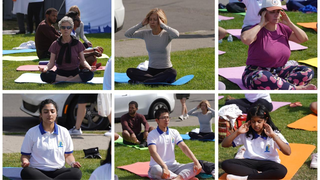  Yoga @ Seattle Skyline