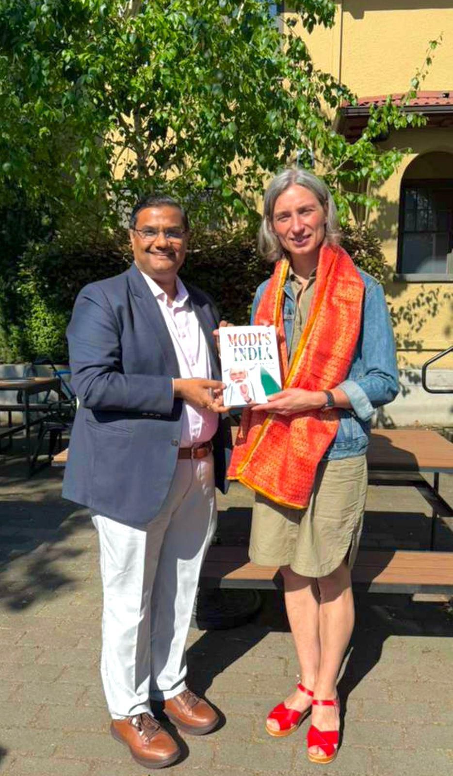  Meeting with US Congresswoman Maxine Dexter in Portland