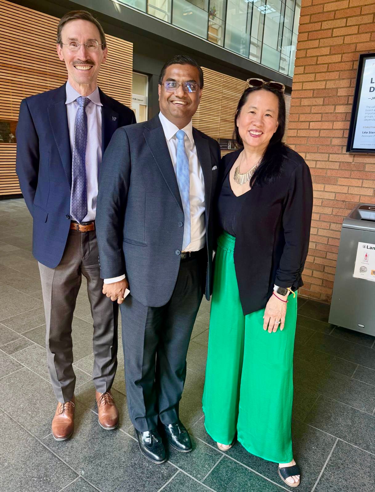  Dean and Associate Dean of Foster School of Business, University of Washington with Consul General at concluding session of course of Doing Business with India ( 2 June 2025, Seattle)