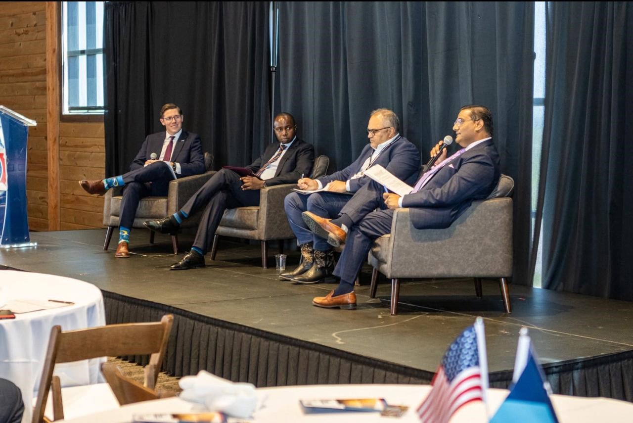  Consul General of India with fellow panelists at the Midwest Agricultural Export Summit in Sioux Falls (13 August 2025).