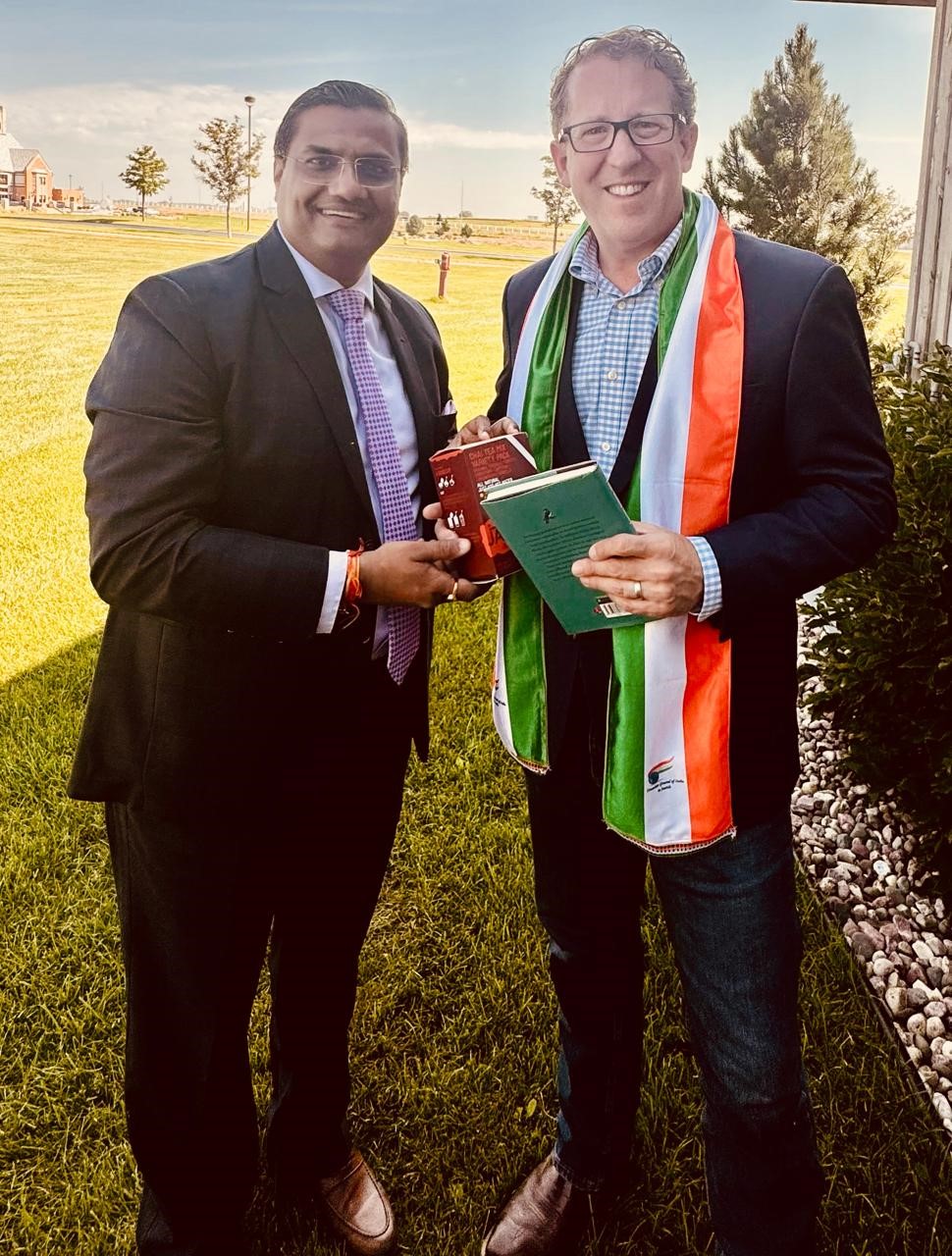 Meeting with U.S. Congressman Adrian Smith (Nebraska, District 3) during his visit to Sioux Falls, South Dakota, exchanging mementos and discussing avenues to strengthen India–U.S. friendship. (13 August 2025)