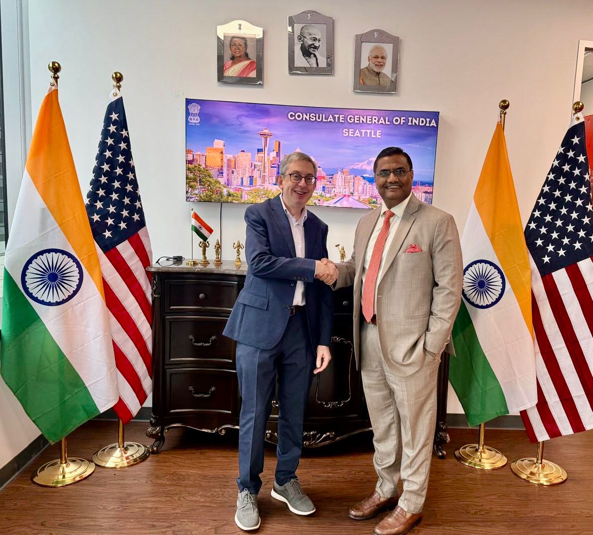  Meeting with Mr. Mark Neerman, Director of KOMO TV
